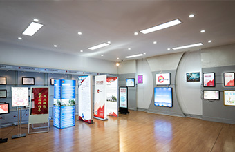 寧波鵬隆展示器材有限公司